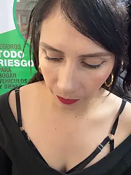 Snapshot of Alysson-- chatting on February 10, 2026, 2:32 pm Alysson-- online show from February 10, 2026, 2:32 pm