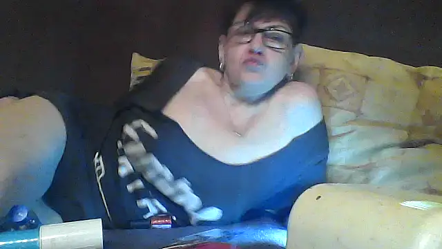 AlanaLaDream online show from November 10, 2025, 1:54 pm