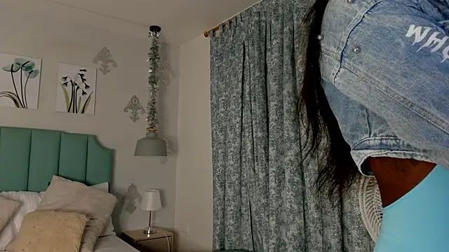 Khenta Michells online show from January 18, 2025, 10:49 am