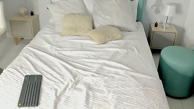 Khenta Michells online show from January 23, 2025, 10:43 am