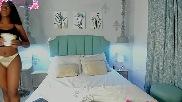 Khenta Michells online show from February 10, 2025, 10:53 am