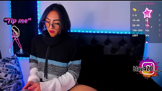 Skyler  blue4 online show from December 6, 2024, 11:03 pm