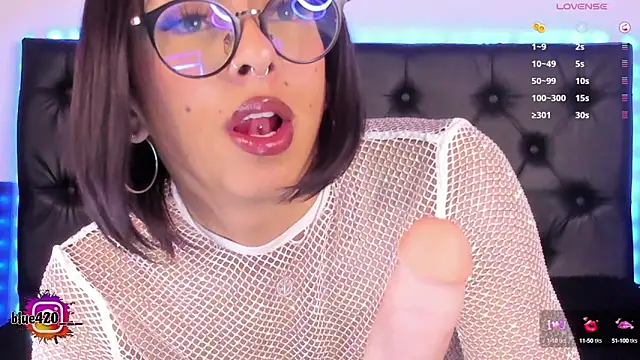 Skyler  blue4 online show from January 31, 2025, 12:39 am