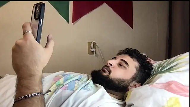 Snapshot of teddy_alan chatting on October 24, 2025, 12:34 pm teddy alan online show from October 24, 2025, 12:34 pm