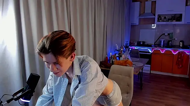 AndrewwCarter2 online show from February 14, 2025, 11:09 pm