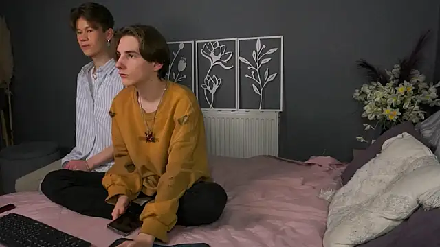 AndrewwCarter2 online show from January 9, 2026, 7:37 pm