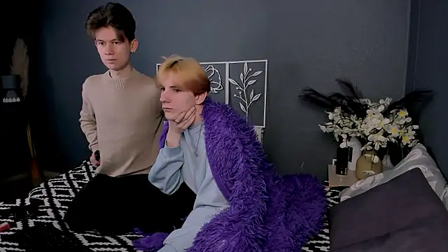 Snapshot of AndrewwCarter2 chatting on February 9, 2026, 8:24 pm AndrewwCarter2 online show from February 9, 2026, 8:24 pm