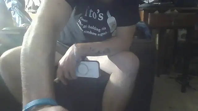 Snapshot of hungverrec chatting on September 28, 2025, 8:20 am hungverrec online show from September 28, 2025, 8:20 am