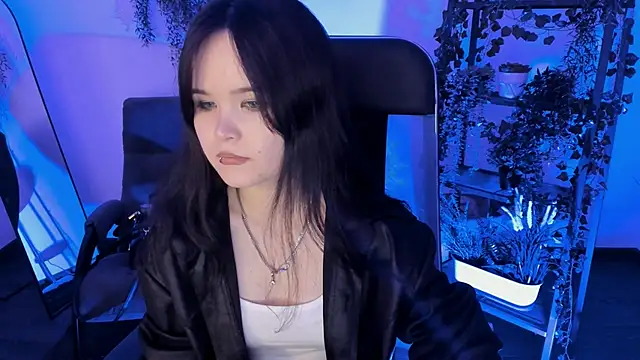 Elainebeness online show from May 22, 2026, 8:25 pm