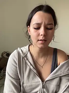 PoppyRobinson online show from December 14, 2024, 8:13 am