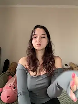 PoppyRobinson online show from January 4, 2025, 8:17 am