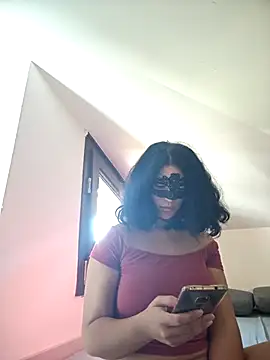 salomea r online show from November 23, 2025, 1:55 pm