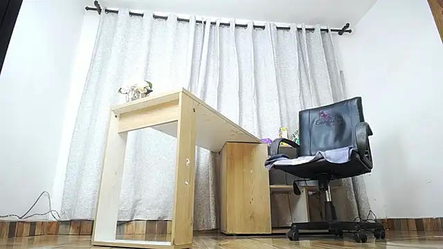 Kathleen Rodriguez online show from November 28, 2025, 11:13 am