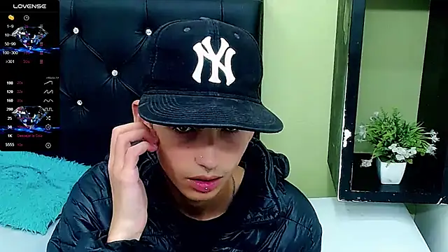 ttimy x boy online show from January 7, 2025, 1:59 am