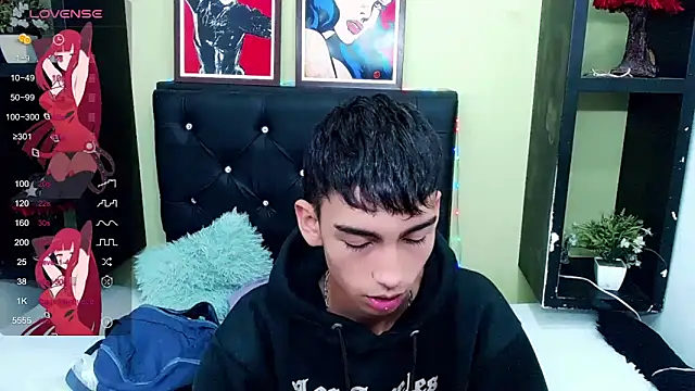 ttimy x boy online show from February 14, 2025, 8:37 pm