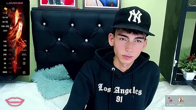 ttimy x boy online show from February 22, 2025, 9:59 pm