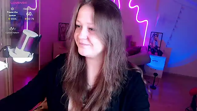 LizzyShine online show from September 28, 2025, 3:17 pm