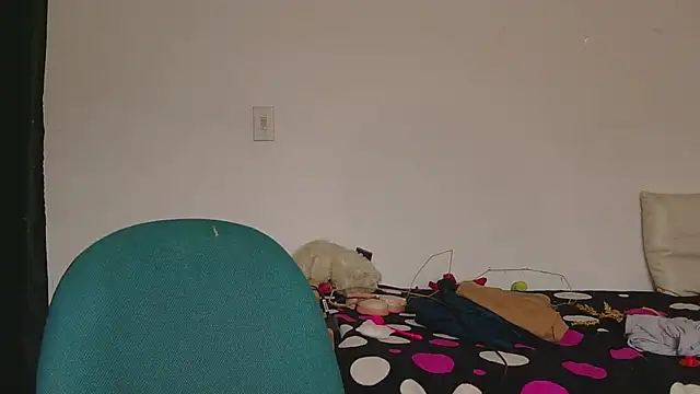 Miss oliviaa online show from January 4, 2025, 7:44 pm