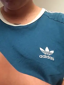 Miss oliviaa online show from February 8, 2025, 1:44 pm