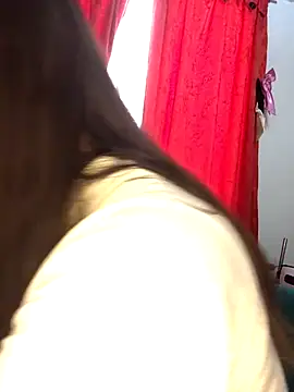 Miss oliviaa online show from November 12, 2025, 1:44 pm