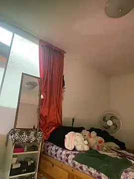 Miss oliviaa online show from March 25, 2026, 10:27 pm