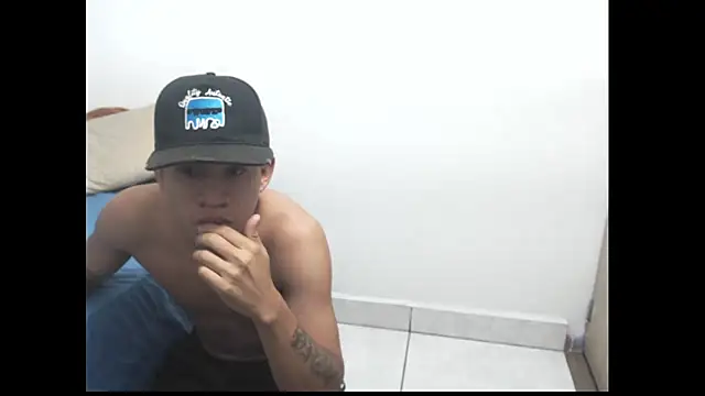 Snapshot of logannth chatting on October 14, 2025, 9:21 am logannth online show from October 14, 2025, 9:21 am