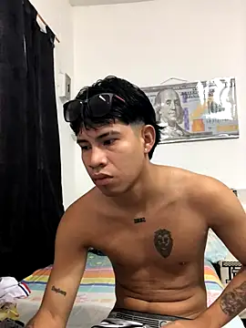 Snapshot of logannth chatting on November 13, 2025, 3:55 pm logannth online show from November 13, 2025, 3:55 pm