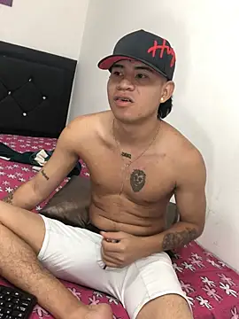 Snapshot of logannth chatting on February 25, 2026, 6:12 am logannth online show from February 25, 2026, 6:12 am