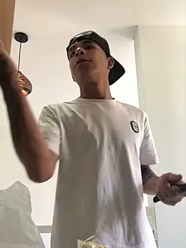 Snapshot of logannth chatting on March 1, 2026, 4:42 pm logannth online show from March 1, 2026, 4:42 pm