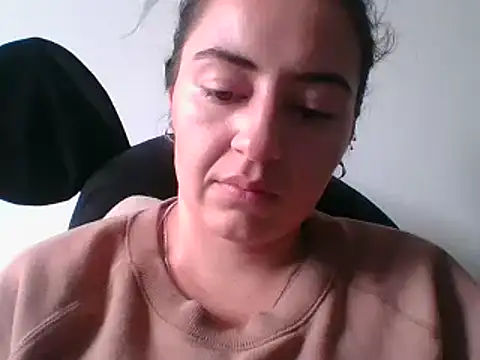  karlie kloss  online show from December 5, 2024, 8:55 pm