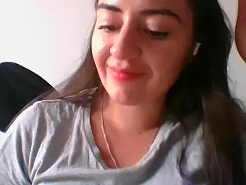  karlie kloss  online show from January 28, 2025, 9:08 pm