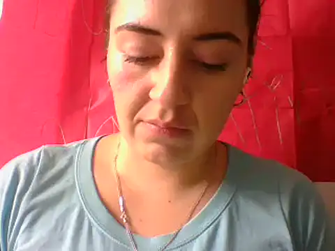  karlie kloss  online show from March 18, 2025, 8:15 pm