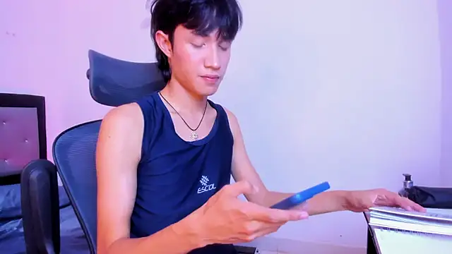 Johhan  Lee online show from February 12, 2025, 7:56 pm