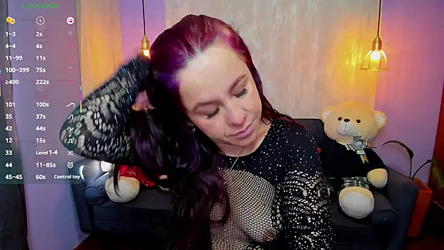 carlota petite online show from December 5, 2025, 1:31 pm