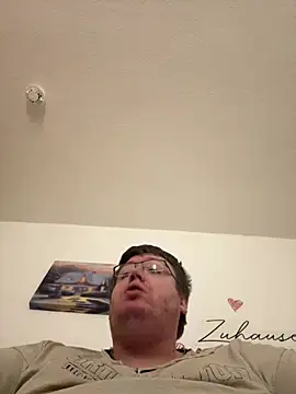 Snapshot of der_alex38 chatting on February 24, 2026, 7:45 pm der alex38 online show from February 24, 2026, 7:45 pm