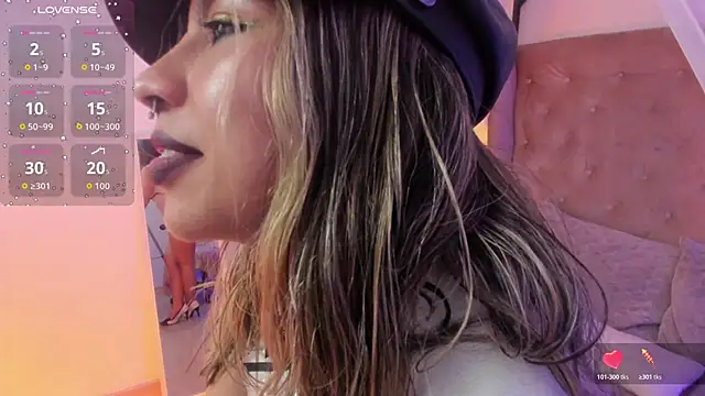 delilah fix online show from November 9, 2025, 8:29 pm