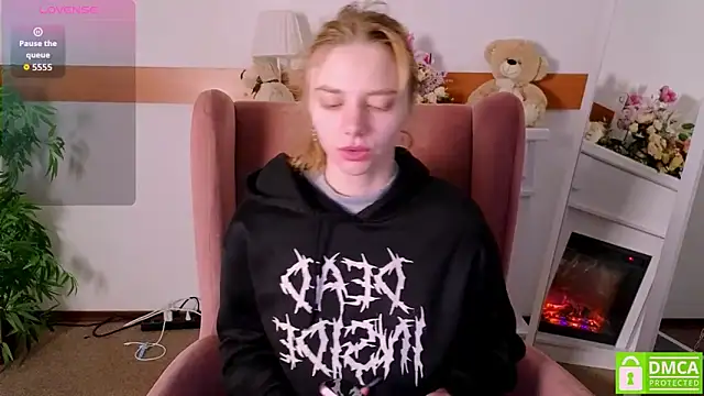 MirraBellanta online show from December 13, 2025, 10:48 pm