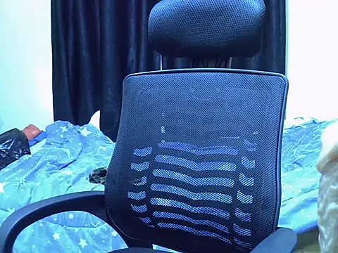 Horny-slut  online show from February 9, 2026, 6:28 am