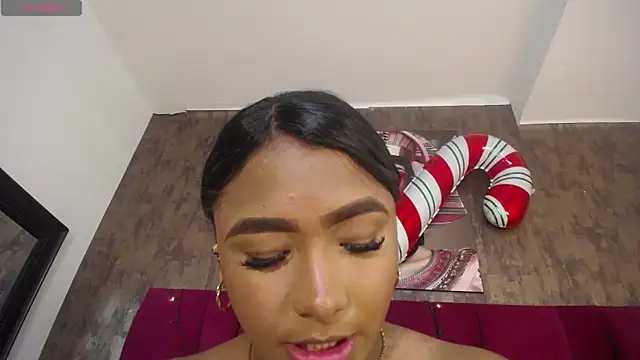 nicole  parker1 online show from December 16, 2025, 8:14 pm