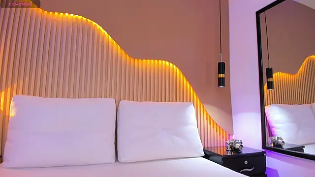 RenataJhonson  online show from March 26, 2026, 5:46 am