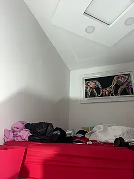 linatarens online show from March 13, 2025, 11:51 am