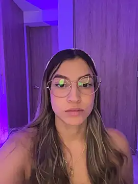 Issabela G1 online show from February 19, 2026, 2:07 am