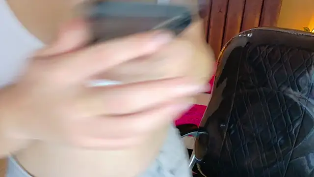 Charlotte Olsen  online show from March 2, 2026, 8:04 pm