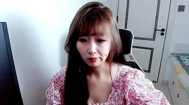 zhenzhen999 online show from December 12, 2024, 2:22 pm