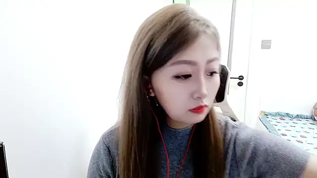 zhenzhen999 online show from November 14, 2025, 3:27 am