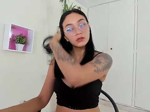 ASIAM BRUNET online show from October 29, 2025, 2:30 pm