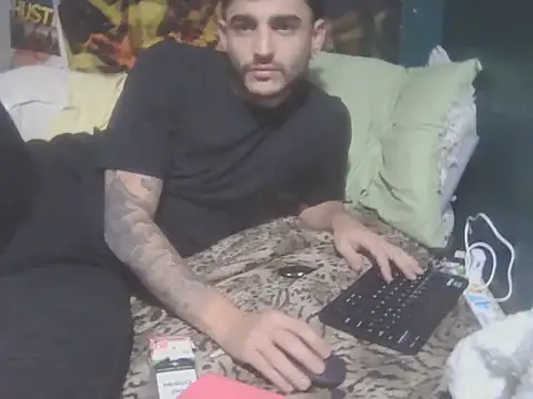 Bezzzzzerr online show from May 11, 2026, 4:29 am