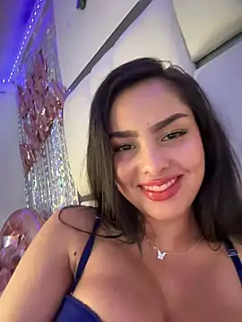 Snapshot of Maddy_Rouse_ chatting on January 15, 2025, 12:09 am Maddy Rouse online show from January 15, 2025, 12:09 am