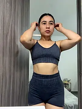 ChloeTurner  online show from November 18, 2025, 6:12 pm