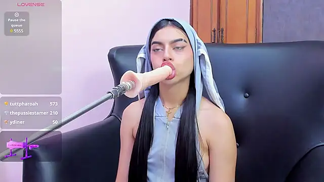 Snapshot of isabella_santos1 chatting on February 20, 2025, 12:04 pm isabella santos1 online show from February 20, 2025, 12:04 pm